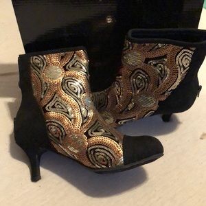 Joan Boyce Sequins boots new size 7